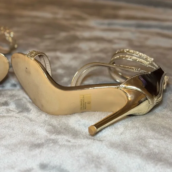 EUC Forever Link Gold Stiletto 4in Heels with Ankle Strap - Picture 5 of 6